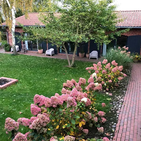 Drei Hof Himmelgruen Saal