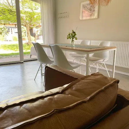 Appartement Drei Hof Himmelgruen Saal